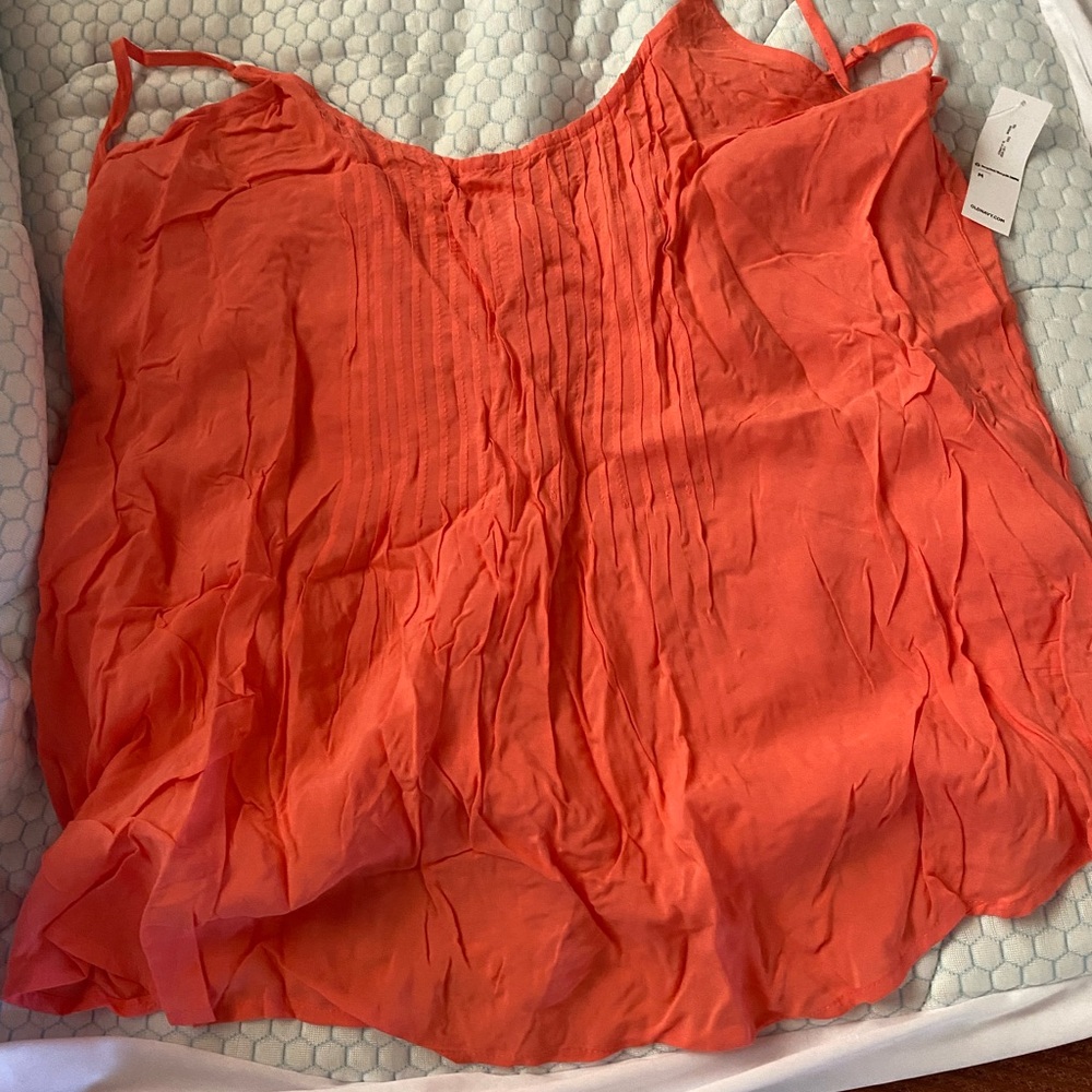 Peach pink old navy top size (M) new with tags